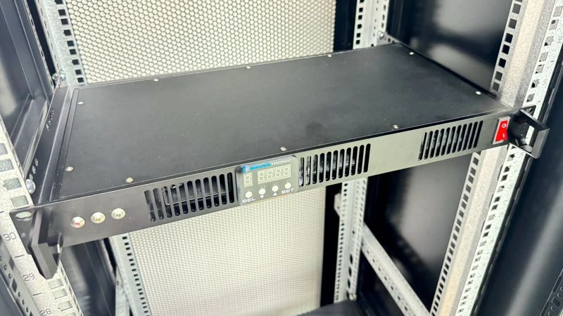 1u blower module mounted in rack